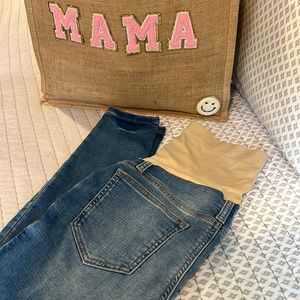 Light wash maternity jeggings